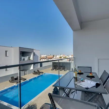 Oasis Luxury B101 - Pool View דירה *